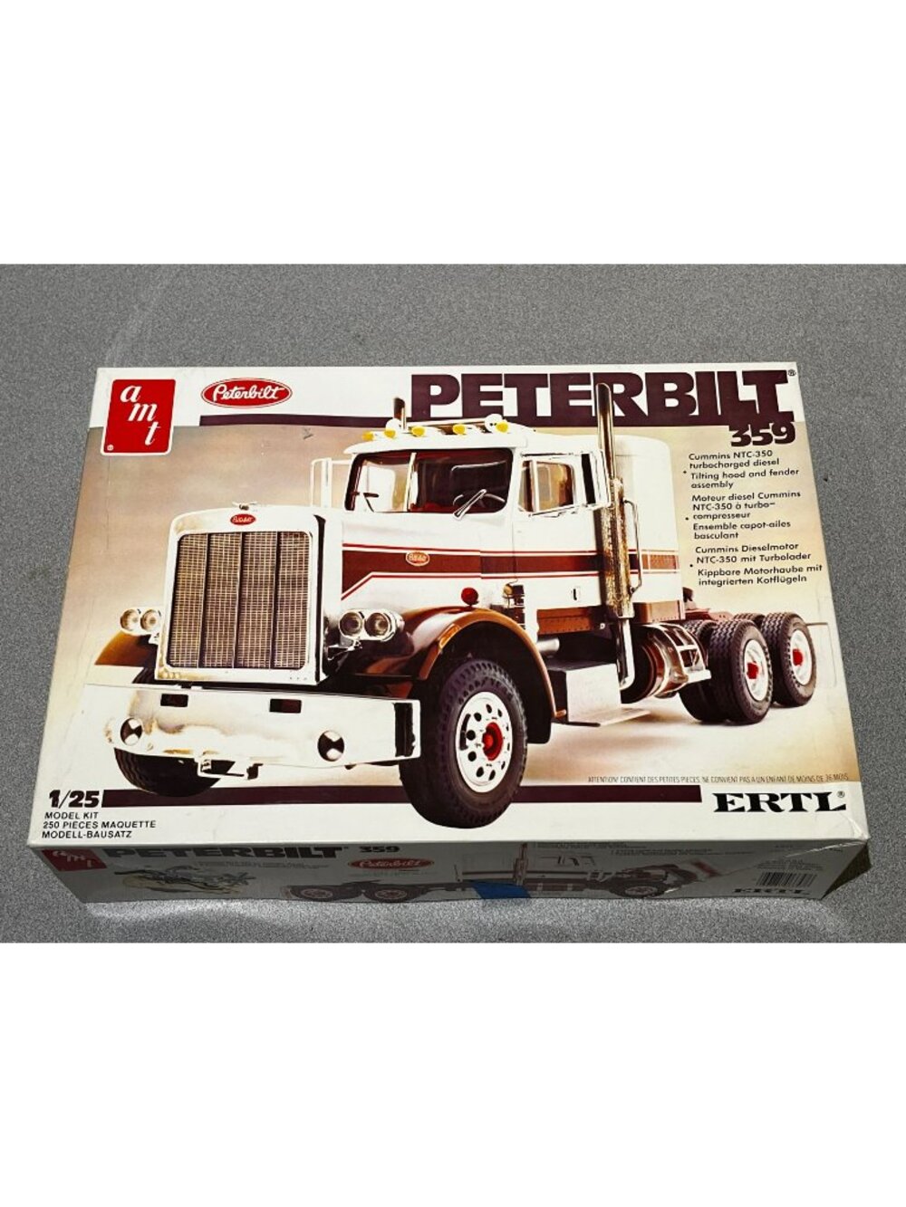 1983 AMT Ertl Peterbilt 359 1/25 Semi Truck Plastic Model Kit 6657 NIOB